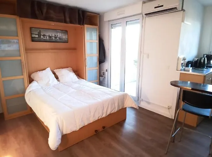 Santa Monica - Climatisé - Piscine - Parking